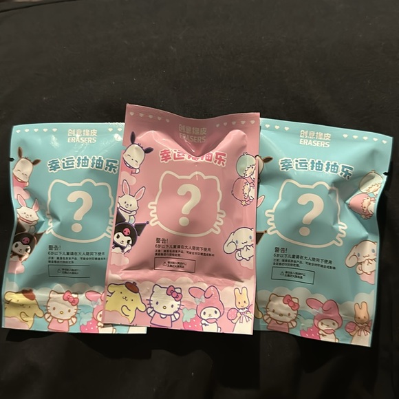 Set of Three 3D Sanrio Erasers Blind Bags - Picture 5 of 5